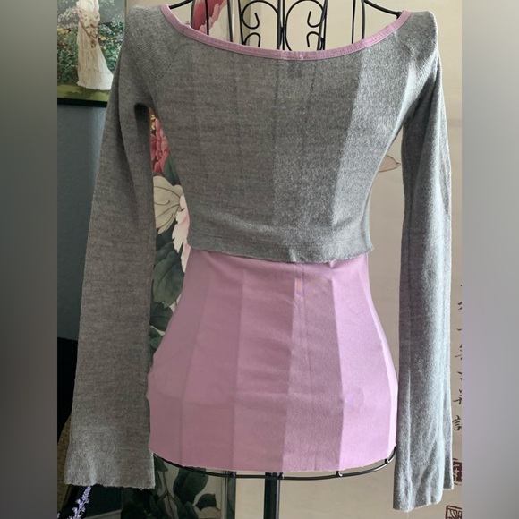 Mixed media sweater with flower appliqué - Picture 2 of 3